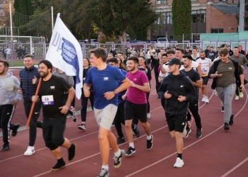 „103 pentru Poli”! Au alergat 103 tururi de pistă pentru aniversarea Universității Politehnica Timișoara