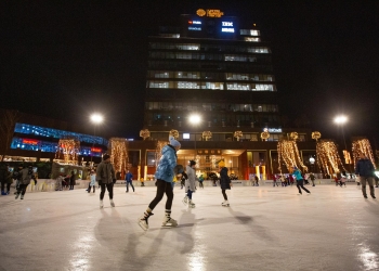 Distracție la Iulius Town Timișoara! Se deschide patinoarul, în weekend