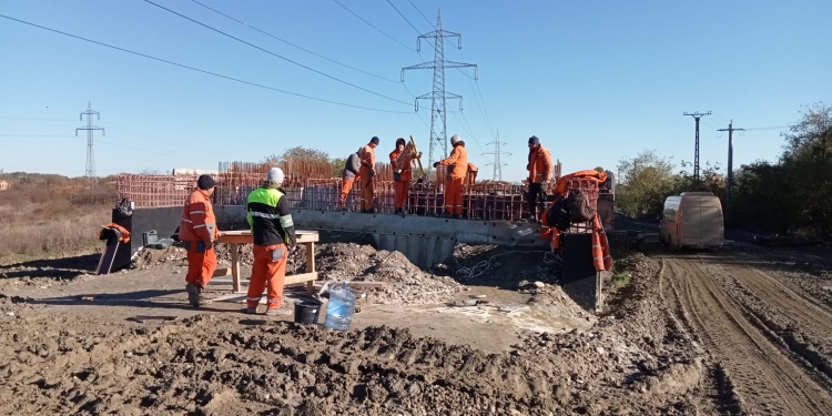 Ploile au îngreunat accesul pe șantierul centurii de sud a Timișoarei