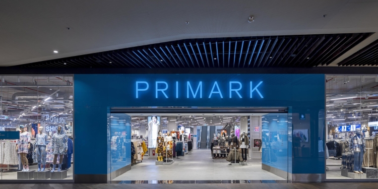 Produse pentru toate buzunarele! Primark deschide primul magazin la Timișoara