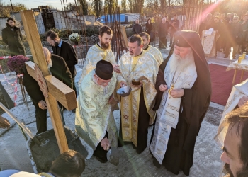 În zona Blașcovici se construiește o nouă biserică. A fost pusă piatra de temelie