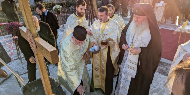 În zona Blașcovici se construiește o nouă biserică. A fost pusă piatra de temelie