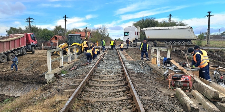 Trecerea la nivel cu calea ferată de pe drumul care leagă Giarmata de autostradă, finalizată până la sfârșitul lunii
