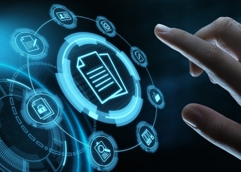 Primarul Fritz: Până în decembrie, digitalizăm 5.000 de bibliorafturi cu acte