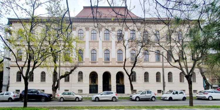 Vin dotări noi la Colegiul Tehnic „Emanuil Ungureanu” din Timișoara. Elevii vor învăța în condiții mai bune.