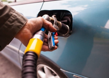 Sute de nereguli la firme din Timiș care comercializează carburanți