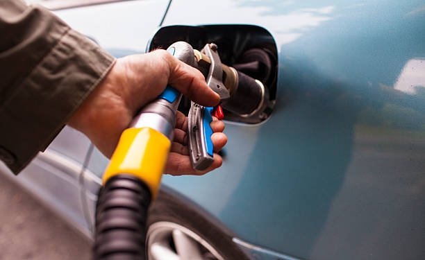 Sute de nereguli la firme din Timiș care comercializează carburanți