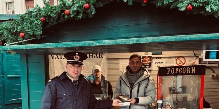 Pompierii, acțiune de informare la târgul de Crăciun din Timișoara