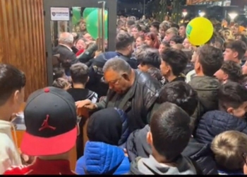 „McHedinți”! Isterie la deschiderea ultimului McDonald`s