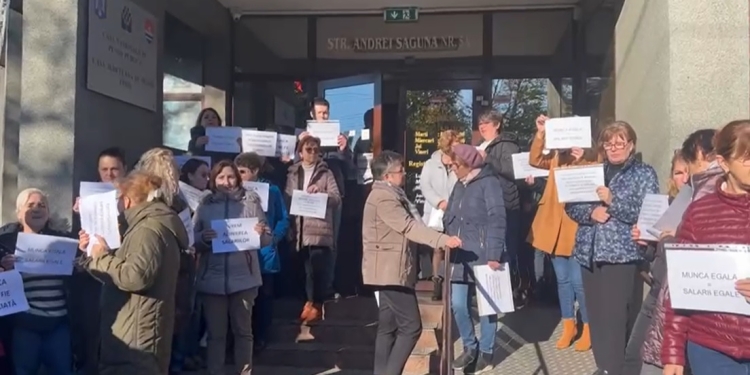 A doua zi de proteste la Casa Județeană de Pensii Timiș