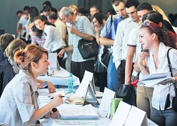 Noroc cu moldovenii și srilankezii! Angajatorii din Timiș își fac treaba cu ei