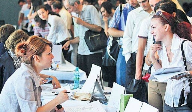 Noroc cu moldovenii și srilankezii! Angajatorii din Timiș își fac treaba cu ei