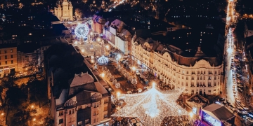 Un milion de luminițe, aprinse în centrul Timișoarei! S-a deschis Târgul de Crăciun FOTO