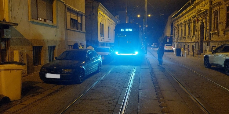 Încă un șofer nesimțit a blocat circulația tramvaielor, la Timișoara