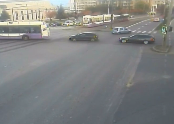 Impact violent între două tramvaie pe B-dul Liviu Rebreanu din Timișoara
