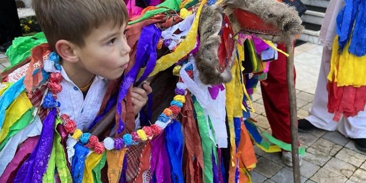 Cele mai frumoase tradiții și obiceiuri de Crăciun, aduse la Timișoara de Alaiul Colindătorilor