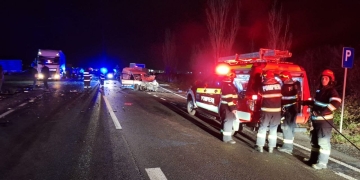 Trei persoane la spital după un accident în Timiș! A fost implicat un autocar cu 52 de persoane la bord