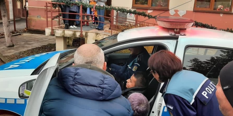 I-au împlinit singura dorința, la împlinirea celor 17 ani! Să petreacă puțin timp cu polițiștii