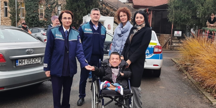 I-au împlinit singura dorința, la împlinirea celor 17 ani! Să petreacă puțin timp cu polițiștii