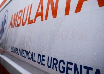 Trei fetițe, intoxicate după ce au fost spălate cu un insecticid pentru tratarea păduchi. O minoră, în stare gravă la Timișoara