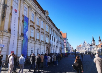 Din nou cozi uriașe la expoziția „Brâncuși” din Timișoara! Miercuri este intrarea liberă