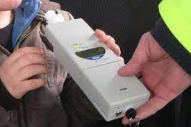 Băut, fără permis și fără numere de înmatriculare pe mașină, a făcut accident! Un lugojean „a dat lovitura”!