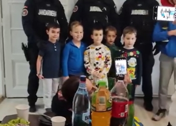 Misiune specială pentru jandarmii din Timiș. Un copil cu mai multe operații pe cord i-a dorit lângă el, de ziua lui