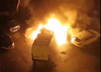 Pagube uriașe într-o parcare din Timișoara! 5 mașini au ars complet