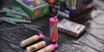 Prefectul de Timiș, despre petarde: „Este esențial să avem grijă de siguranța noastră și a celor din jur”