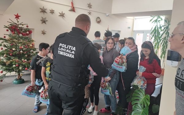 Polițiștii locali din Timișoara, Moș Crăciuni pentru copii cu povești triste