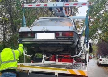 Zeci de mașini abandonate, ridicate la Timișoara la sfârșit de an