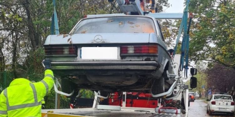 Zeci de mașini abandonate, ridicate la Timișoara la sfârșit de an