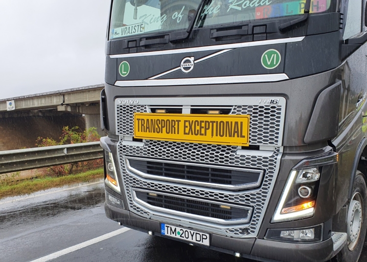 Atenție, șoferi! Transport agabaritic pe drumuri din Timiș