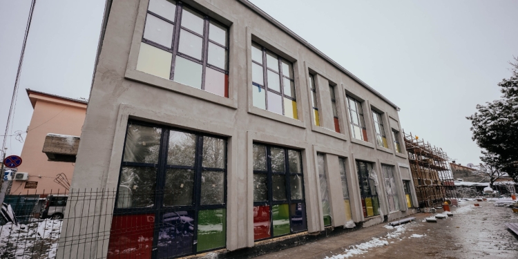 Clădire nouă pentru elevii care învață la Școala 13 din Calea Șagului