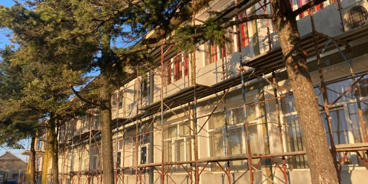 Extindere și reabilitare termică la școala nr. 15 din cartierul Fratelia