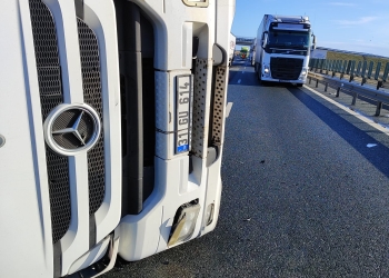 Un turc care transporta usturoi prin România, s-a răsturnat lângă Timișoara