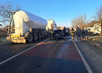 Carambol la intrarea în Timișoara. 4 autoturisme au fost implicate și o femeie a ajuns la spital