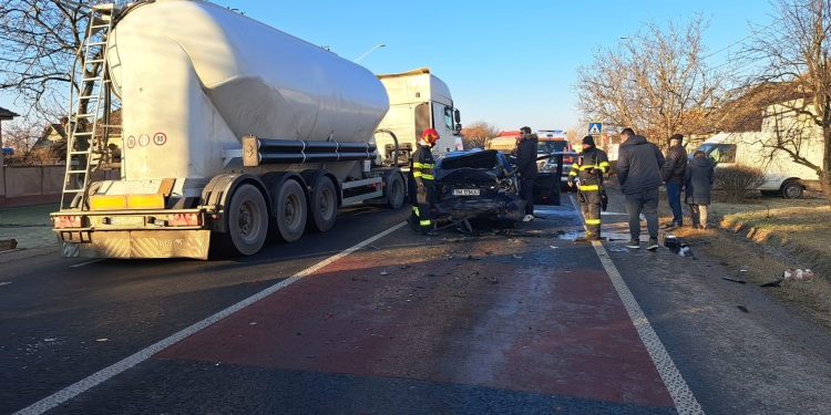 Carambol la intrarea în Timișoara. 4 autoturisme au fost implicate și o femeie a ajuns la spital