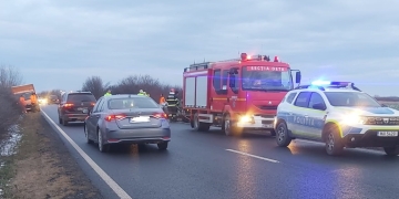 Accident pe un drum important din Timiș! Doi tineri au fost răniți
