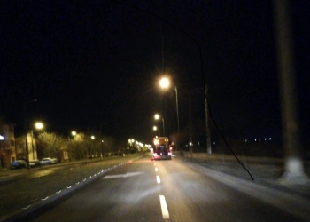 Zeci de tone de material antiderapant pe străzile din Timișoara. Sute, pe drumurile naționale.