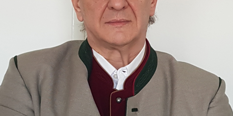 Cavalerii moderni ai Timișoarei. Managerul Operei Naționale Române, decorat de președintele Klaus Iohannis