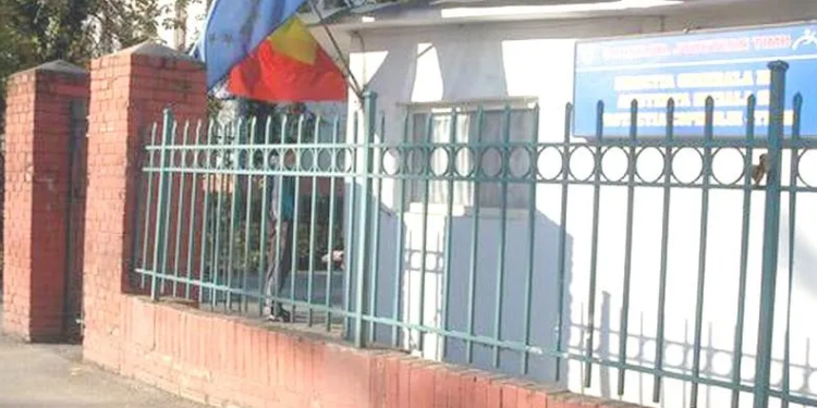 Conducerea DGASPC Timiș, pe făraș, după ce o fetiță aflată în grija unui asistent maternal a murit