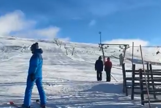 Vreme perfectă de ski, pe Muntele Mic!
