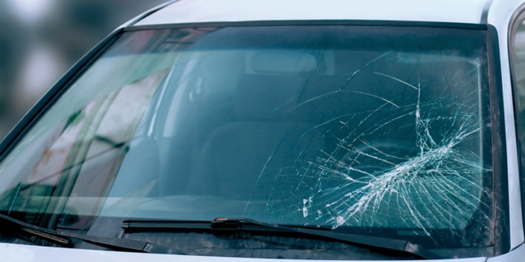 Scandal într-o localitate din Timiș! Doi bărbați, reținuți după ce au amenințat o familie