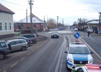 Agricultori și transportatori din vestul țării, în marș din Moravița spre vama cu Serbia