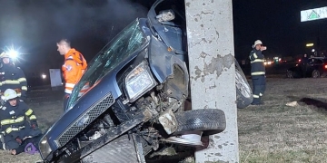 Patru răniți după ce o mașină s-a răsturnat la ieșire din Timișoara