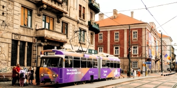 Tramvaiul turistic se plimbă pe străzile Timișoarei și în acest an