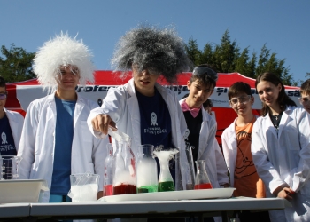 Bani pentru promovarea științelor și tehnologiei în rândul elevilor din Timiș