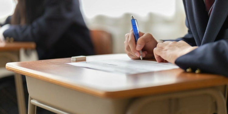 350 de elevi din Timiș au chiulit de la proba la Matematică a simulării Evaluării Naționale