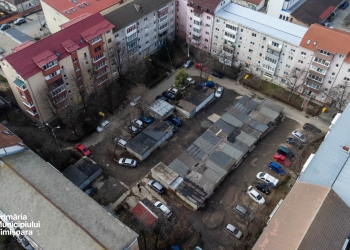 Locuri de parcare civilizate între blocuri, după ce 230 de garaje din Timișoara vor fi demolate